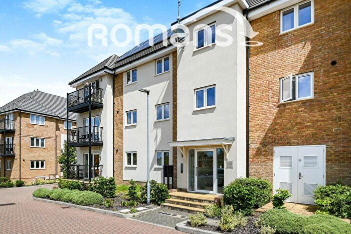 2 Bedroom Apartment To Rent In Ellwood Fields, RG42