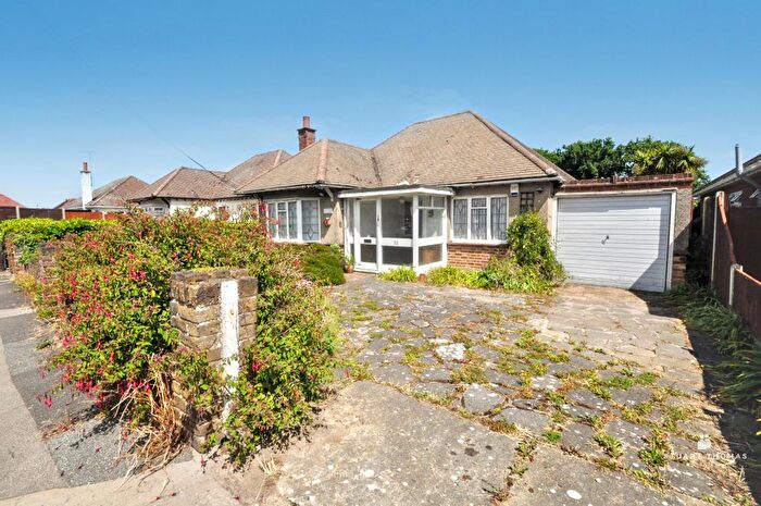 3 Bedroom Detached Bungalow For Sale In Highfield Avenue, Thundersley, Essex, SS7