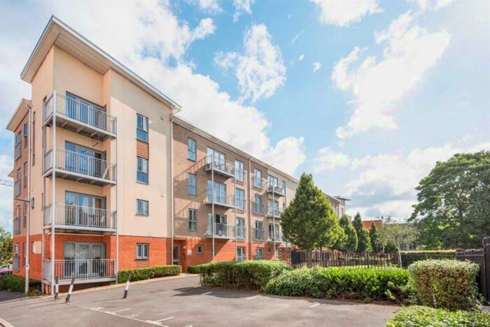 2 Bedroom Apartment To Rent In Ashdown House, Battle Square, Reading, RG30