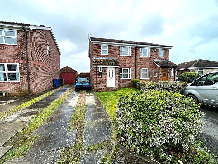 3 Bedroom Semi Detached House For Sale In Ash Close, North Duffield, YO8