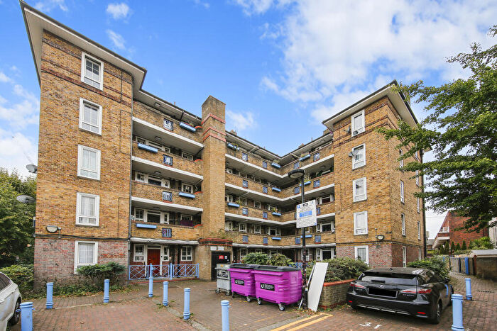 2 Bedroom Flat For Sale In Wades Place, E14