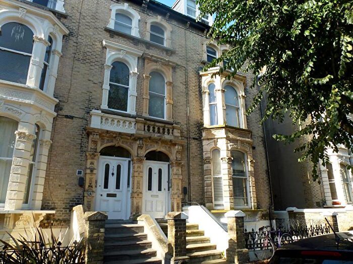 Flat To Rent In Tisbury Road, Hove, BN3