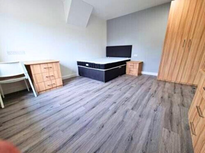 3 Bedroom House To Rent In Hessle Avenue, Leeds, LS6