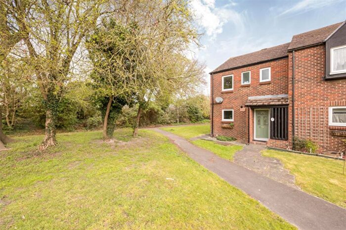 3 Bedroom End Of Terrace House For Sale In St. Johns Close, Didcot, OX11