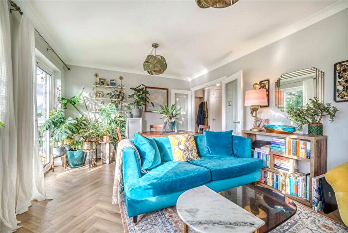 2 Bedroom Apartment For Sale In Windsor Road, Lower Parkstone, Poole, Dorset, BH14