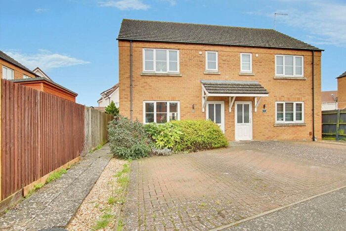 3 Bedroom Semi Detached House For Sale In Harvester Close, March, PE15