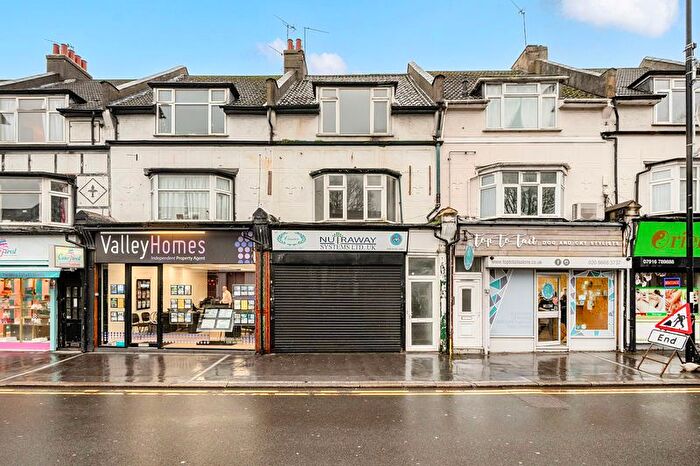 2 Bedroom Flat To Rent In Chipstead Valley Road, Coulsdon, CR5