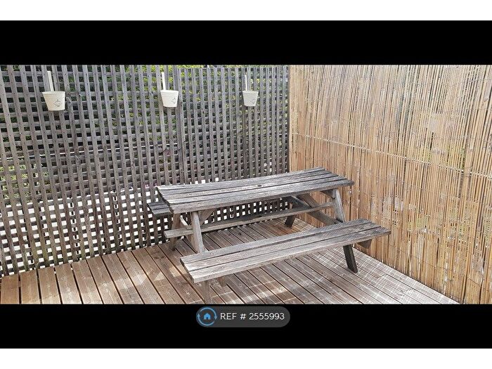 2 Bedroom Flat To Rent In Cavendish Road, London, SW12