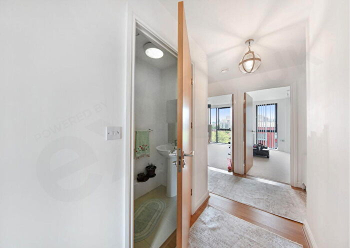 3 Bedroom Flat For Sale In Salk Close, Colindale London, NW9