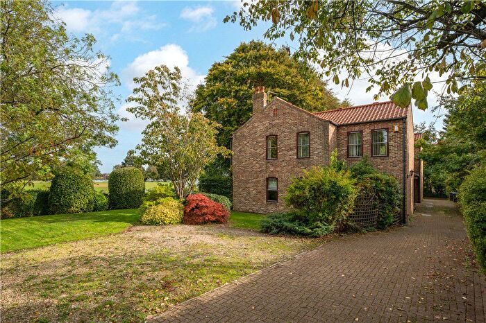 3 Bedroom Flat For Sale In Studley Road, Ripon, North Yorkshire, HG4