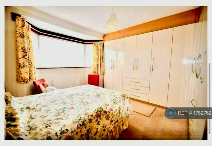 3 Bedroom Semi-Detached House To Rent In Pickford Lane, Bexleyheath, DA7