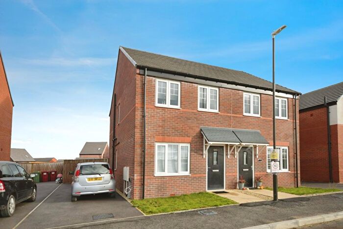 2 Bedroom Semi-Detached House For Sale In Tulip Avenue, Holmewood, Chesterfield, S42