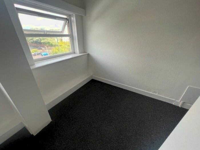 Studio To Rent In Holdenhurst Road, Bournemouth, BH8