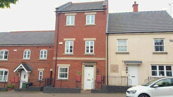 4 Bedroom Town House To Rent In Hallam Fields Road, Birstall, Leicester, LE4
