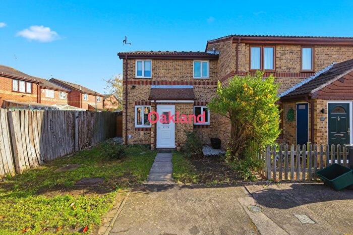 1 Bedroom Property To Rent In Asquith Close, Dagenham, RM8