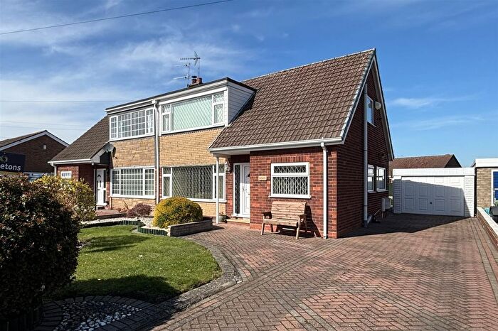 3 Bedroom Semi-Detached Bungalow For Sale In Blenheim Drive, Goole, DN14