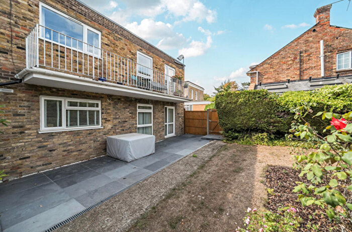 2 Bedroom Apartment For Sale In Hambleton, Burfield Road, Old Windsor, SL4