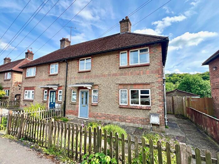 3 Bedroom Semi-Detached House For Sale In Border Road, Haslemere, GU27