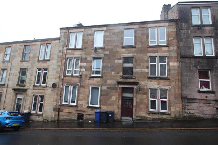 2 Bedroom Flat To Rent In Dempster Street, Greenock, PA15
