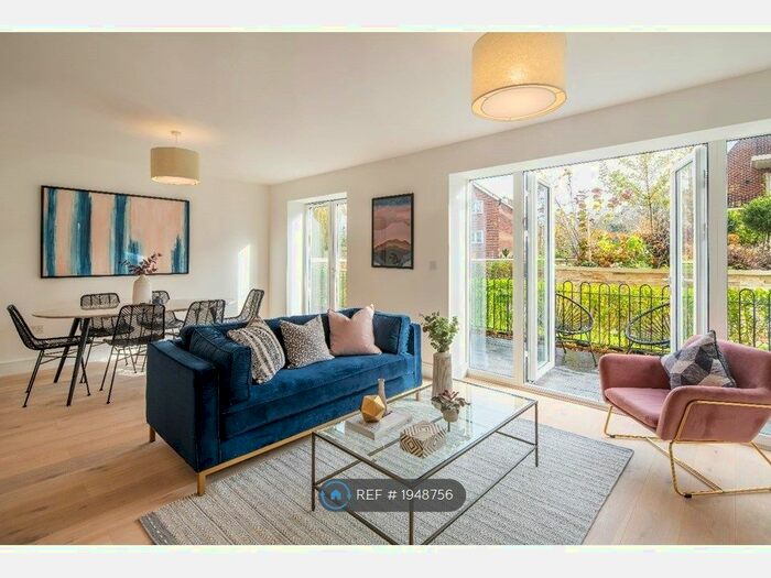 2 Bedroom Flat To Rent In Whetstone Square High Rd, London, N20