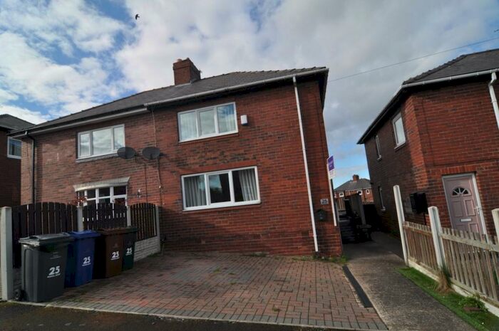 3 Bedroom Semi-Detached House To Rent In Highstone Crescent, Worsborough, S70