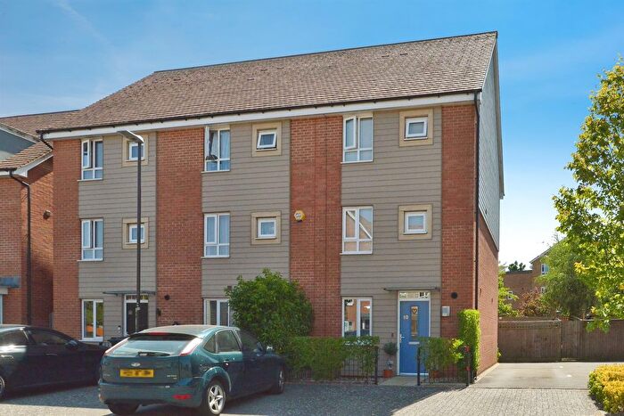 3 Bedroom End Of Terrace House For Sale In Mildmay Link, Wolverton, Milton Keynes, MK12