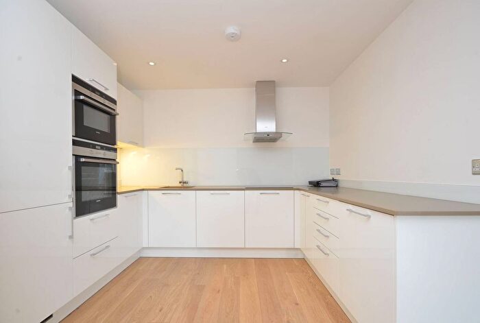 2 Bedroom Flat To Rent In Skerne Road, Kingston, Kingston Upon Thames, KT2