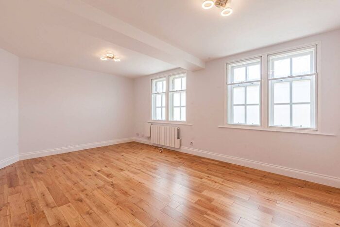 1 Bedroom Flat To Rent In Durward Street, Whitechapel, London, E1