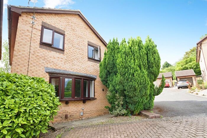 4 Bedroom Detached House For Sale In Horton Close, Rodley, Leeds, LS13