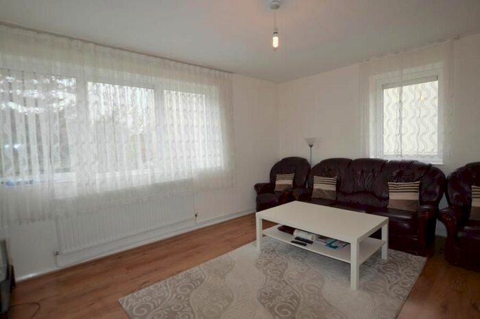 2 Bedroom Flat To Rent In High Road, Tottenham, N17