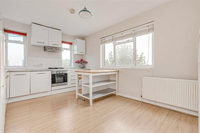 1 Bedroom Flat For Sale In Coronation Court, Brewster Gardens, North Kensignton, W10