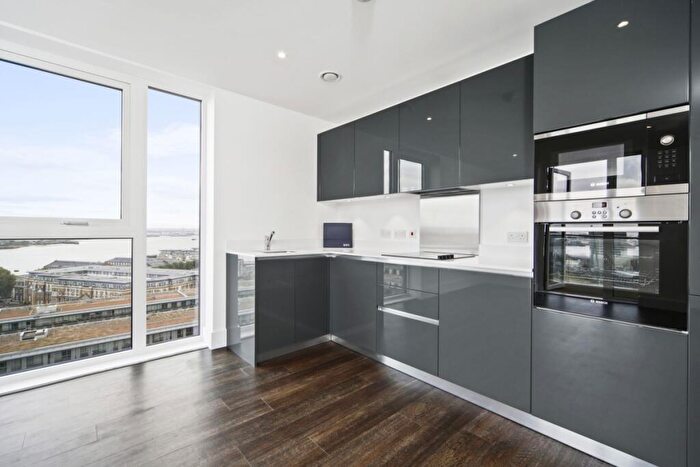 2 Bedroom Apartment To Rent In Plumstead Road London, SE18