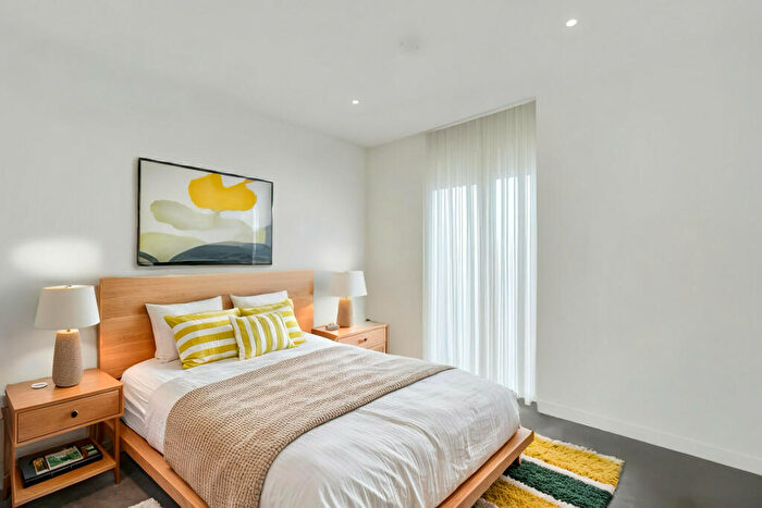 2 Bedroom Apartment To Rent In Anax Street, London, N4