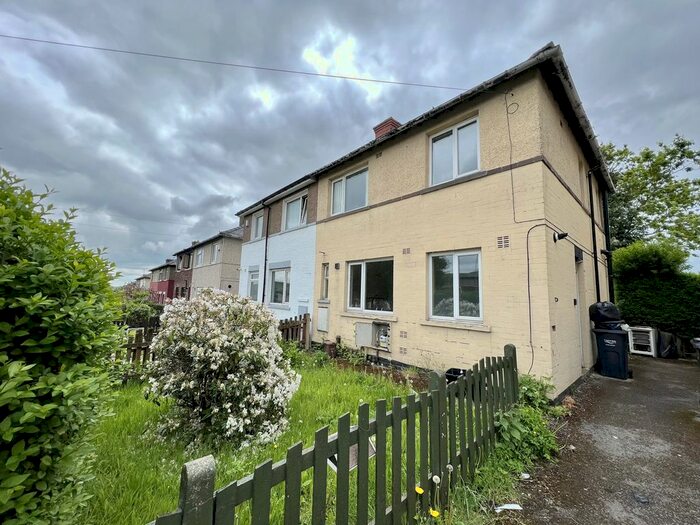 3 Bedroom Semi-Detached House To Rent In Ovenden Way, Halifax, HX3