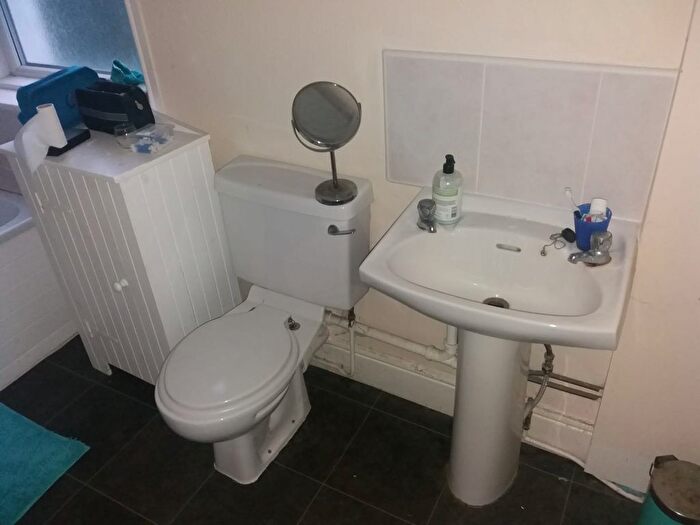 2 Bedroom Flat To Rent In Ashville Road, Birkenhead, Wirral, CH41