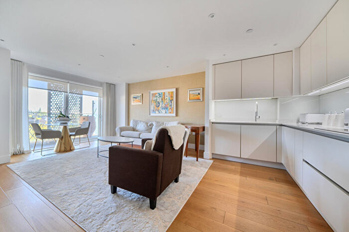 2 Bedroom Flat For Sale In Acton Walk, Whetstone, N20