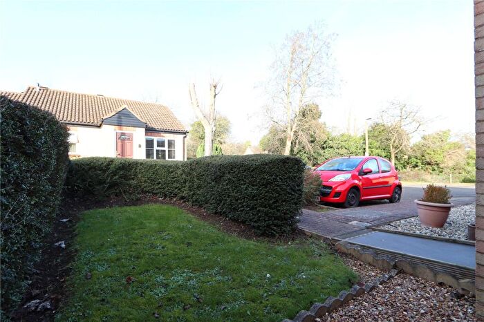 2 Bedroom Bungalow For Sale In Germander Place, Conniburrow, Milton Keynes, Buckinghamshire, MK14