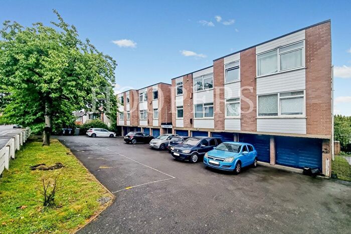 2 Bedroom Flat To Rent In Dollis Hill Lane, London, NW2