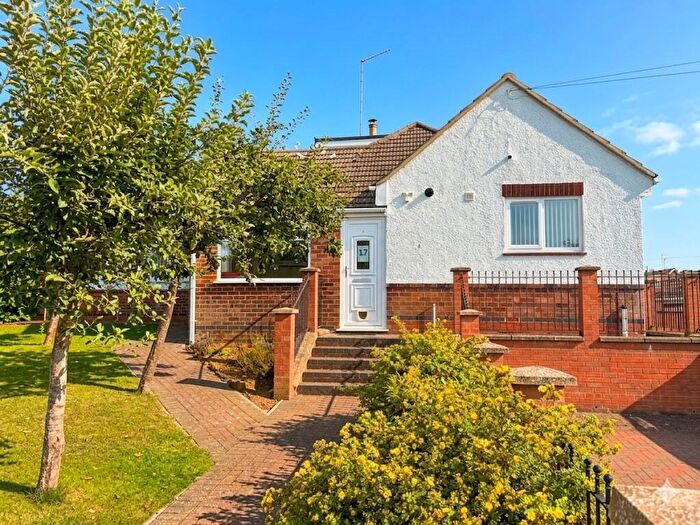 2 Bedroom Detached House For Sale In Welton Road Daventry Northamptonshire, NN11