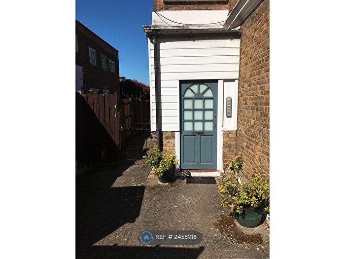 Studio To Rent In Baker Street, Enfield, EN1