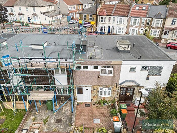 3 Bedroom Terraced House For Sale In Seaton Close, London, E13