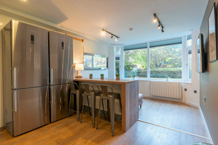 5 Bedroom Flat To Rent In Jesmond View, Newcastle, NE2