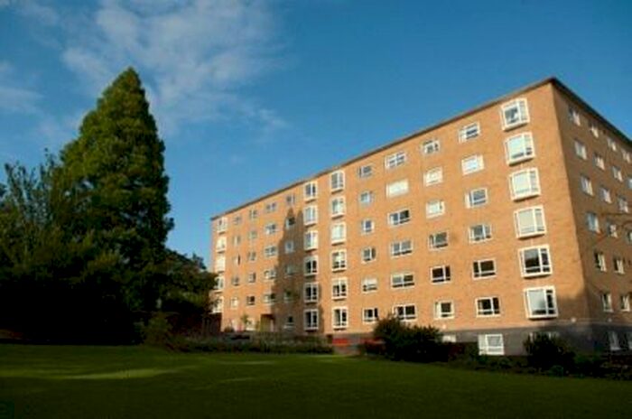 2 Bedroom Flat To Rent In Harford Court, Derwen Fawr, Sketty, Swansea, SA2