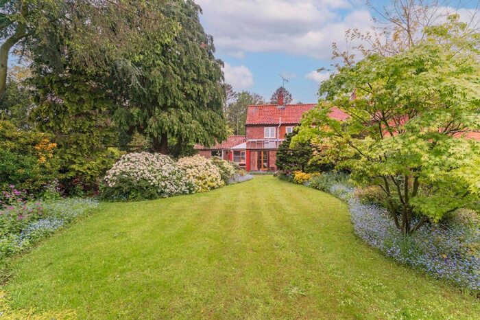 3 Bedroom End Of Terrace House For Sale In The Street, Hindolveston, NR20