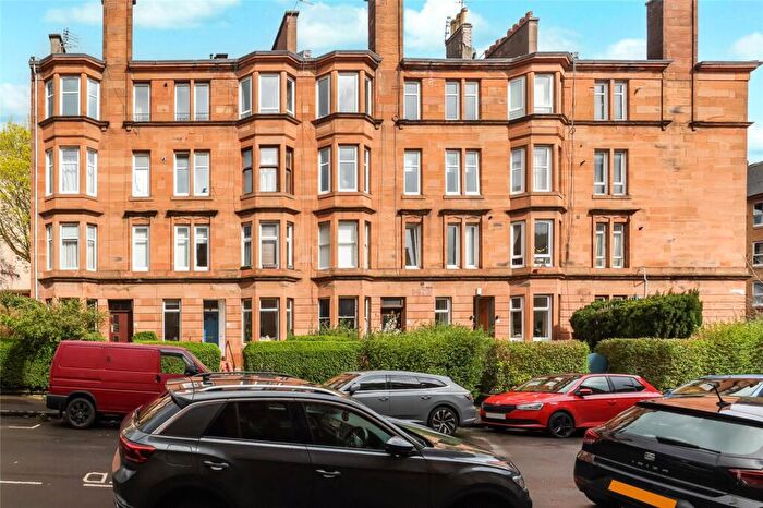 2 Bedroom Flat For Sale In Crathie Drive, Thornwood, Glasgow, G11