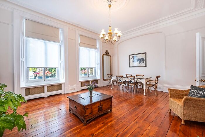 2 Bedroom Flat To Rent In Addison Road, London, W14