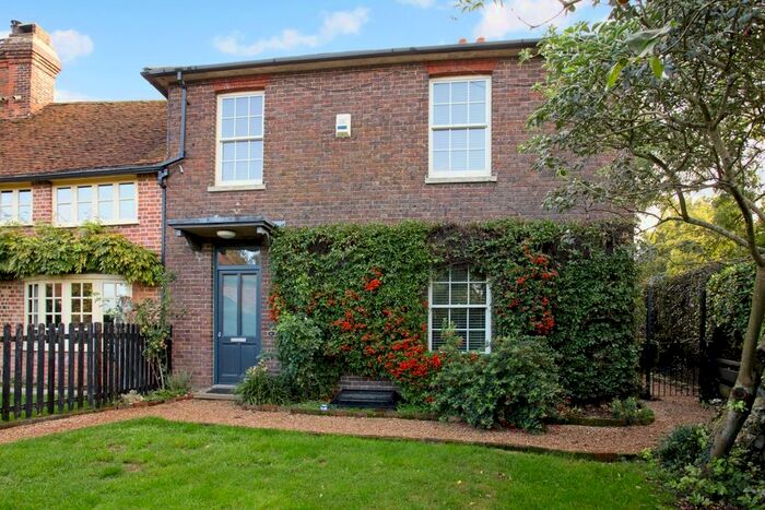 3 Bedroom Semi-Detached House To Rent In Searches Lane, Bedmond, Abbots Langley, WD5