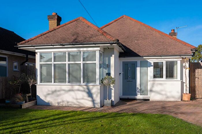3 Bedroom Detached House For Sale In Riverview Road, Epsom, KT19