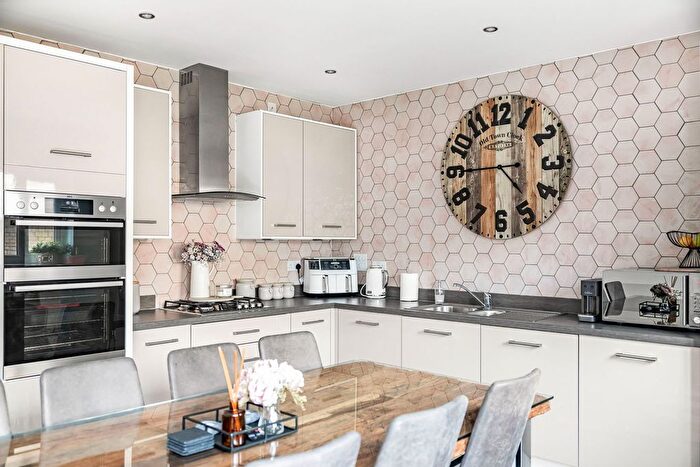 4 Bedroom Detached House For Sale In Cowslip Close, Cheltenham, GL53