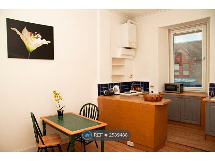2 Bedroom Flat To Rent In Gorgie Road, Edinburgh, EH11